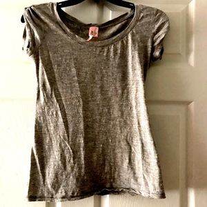 Women’s striped buckle sleeve top